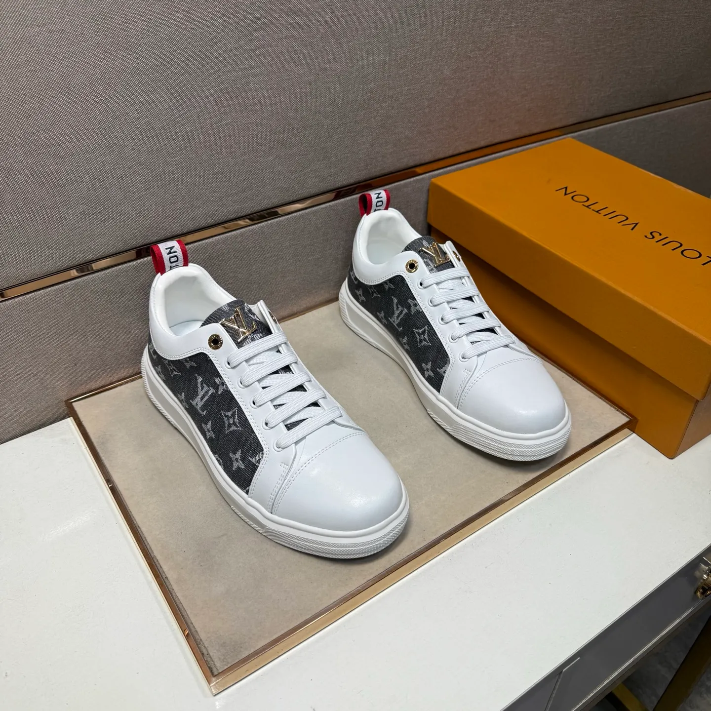 ⬛️Men's shoes 💰p400 [LV～] Men's casual shoes 2025z cabinet sales simultaneously 🔶Size: 38-44#️⃣ 🔷3 colors🔜The upper is made of multi-material splicing ➕Genuine leather lining, comfortable and breathable, sole: original comfortable and wear-resistant outsole, ⚠️real thing📱photographed🎬real thing is better📢📢📢